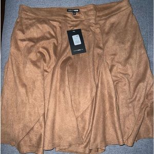 Fashion Nova Skirt NWT‼️‼️